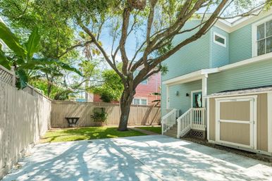 La Onda Azul Galveston Beach House for Groups: Walk to Beach, Bars & Pleasure Pier image 50