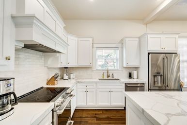 La Onda Azul Galveston Beach House for Groups: Walk to Beach, Bars & Pleasure Pier image 20