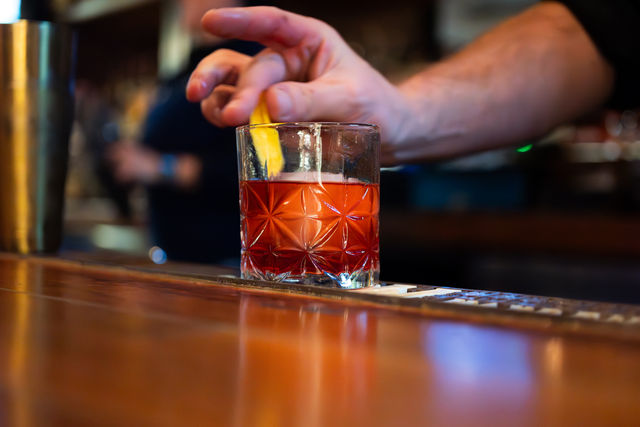 Booze and Boos: Ghost Tour + Bar Crawl in Alexandria image 3