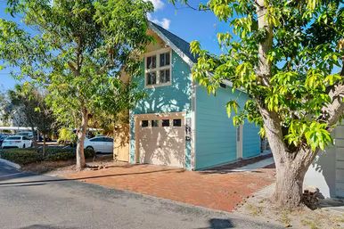 Historic Bradenton 6BR Estate with Heated Saltwater Pool & Game Room image 23