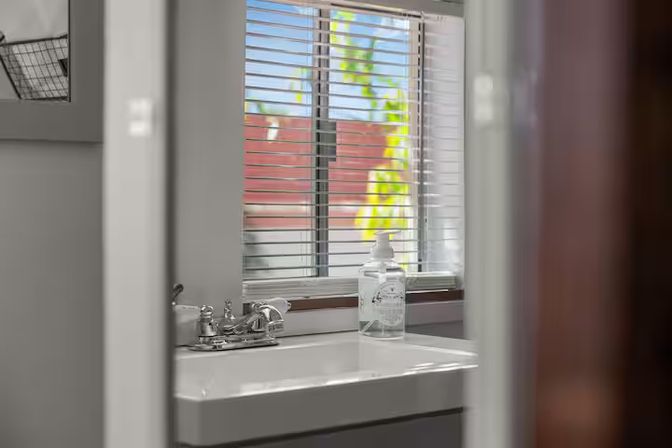 Historic Bradenton 6BR Estate with Heated Saltwater Pool & Game Room image 21