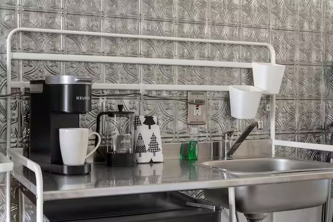 Historic Bradenton 6BR Estate with Heated Saltwater Pool & Game Room image 19