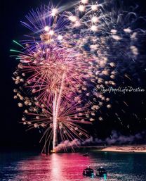 Floating Tiki Bar Party Cruises: Sunset, Fireworks, and Harbor Lights Tours image 3