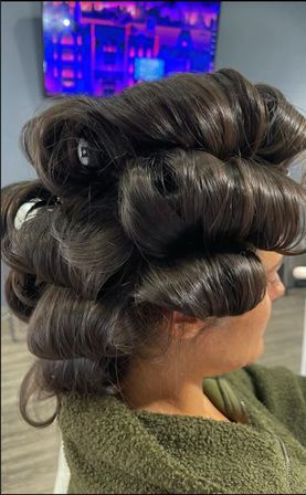 Pink Carpet Treatment: Blow-outs, Beauty, and Bubbly image 29