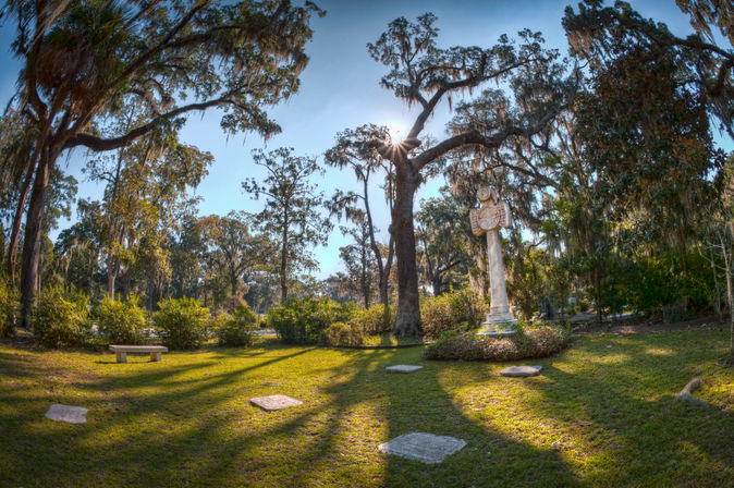 Savannah's Bonaventure Cemetery Tour: Haunting Histories Beneath the Spanish Moss  image 1