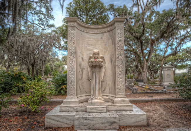 Savannah's Bonaventure Cemetery Tour: Haunting Histories Beneath the Spanish Moss  image 2