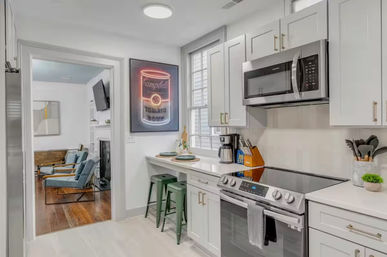 The Palmetto House in Historic Downtown Charleston: 3 Blocks to King St!  image 9