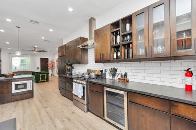 Bloom House HTX: Floral-Themed Downtown Home with Hot Tub, Chef, Massage & Mixology Class image 66