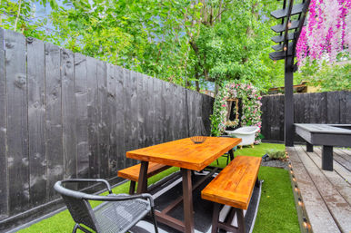 Bloom House HTX: Floral-Themed Downtown Home with Hot Tub, Chef, Massage & Mixology Class image 50
