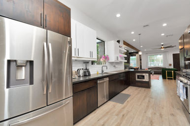 Bloom House HTX: Floral-Themed Downtown Home with Hot Tub, Chef, Massage & Mixology Class image 65