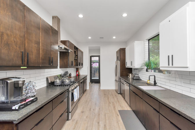 Bloom House HTX: Floral-Themed Downtown Home with Hot Tub, Chef, Massage & Mixology Class image 68