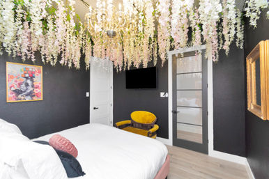 Bloom House HTX: Floral-Themed Downtown Home with Hot Tub, Chef, Massage & Mixology Class image 39