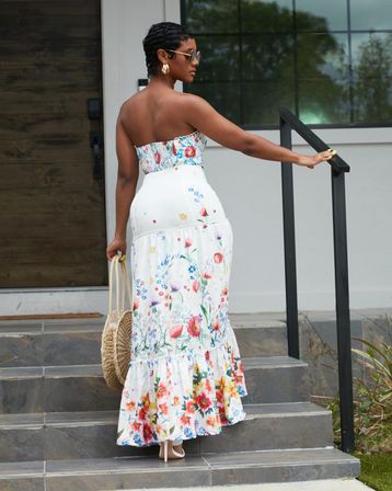 Bloom House HTX: Floral-Themed Downtown Home with Hot Tub, Chef, Massage & Mixology Class image 7