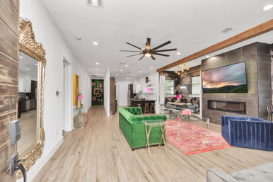 Bloom House HTX: Floral-Themed Downtown Home with Hot Tub, Chef, Massage & Mixology Class image 9