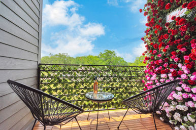 Bloom House HTX: Floral-Themed Downtown Home with Hot Tub, Chef, Massage & Mixology Class image 24