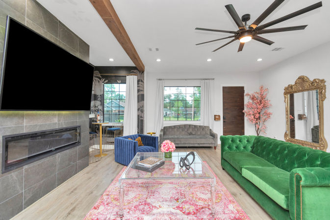 Bloom House HTX: Floral-Themed Downtown Home with Hot Tub, Chef, Massage & Mixology Class image 12