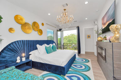 Bloom House HTX: Floral-Themed Downtown Home with Hot Tub, Chef, Massage & Mixology Class image 23