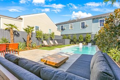 Magnificent Outdoor Paradise: Heated Pool & Spacious Hangout Areas image 5
