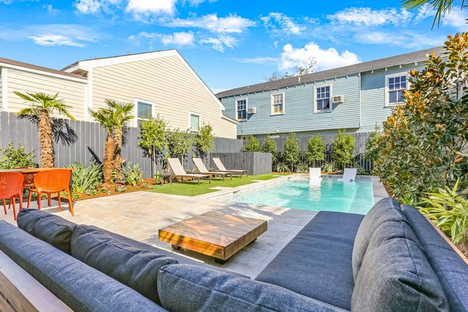 Magnificent Outdoor Paradise: Heated Pool & Spacious Hangout Areas image 5