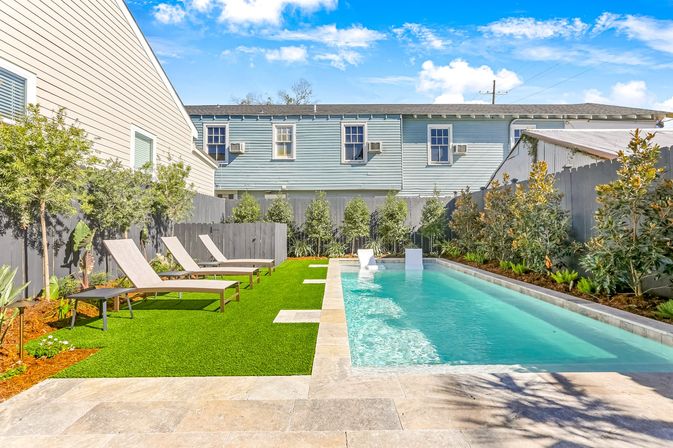 Magnificent Outdoor Paradise: Heated Pool & Spacious Hangout Areas image 31