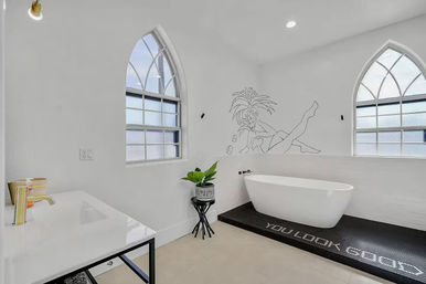 The Ultimate Vegas Villa: UFC Mansion with Pool, Gym & Game Room image 12