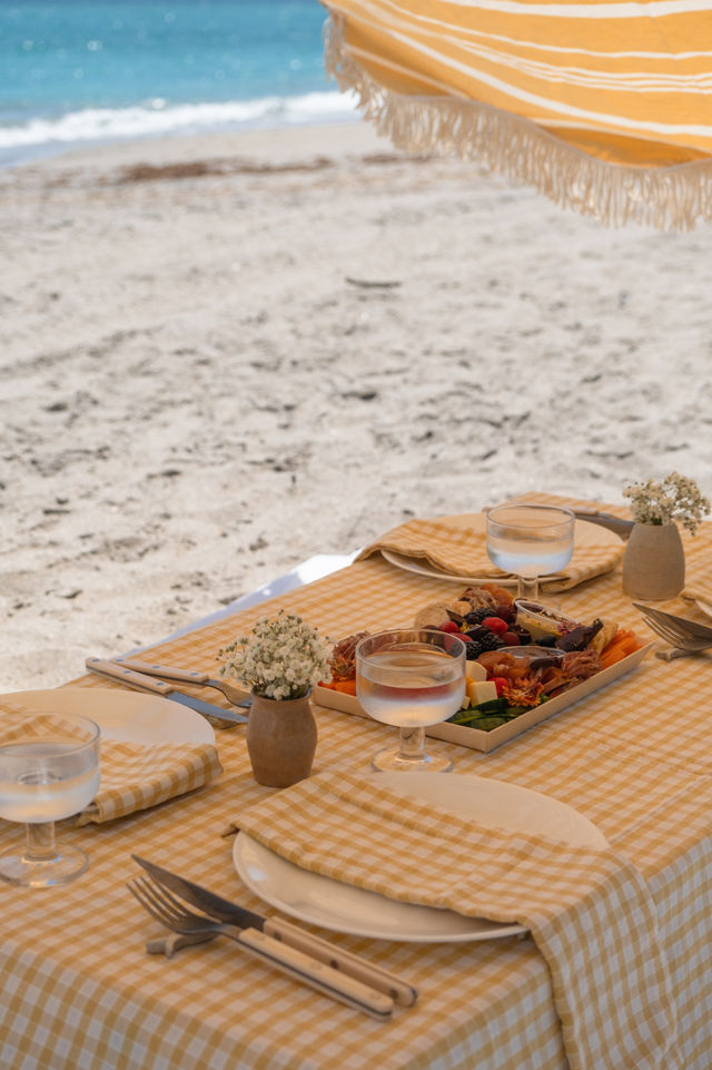 Luxury Pop-Up Picnic: Curated Tablescapes & Setup image 3