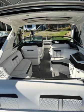 Yacht Charter on Lake Michigan with Chicago Skyline Views image 6