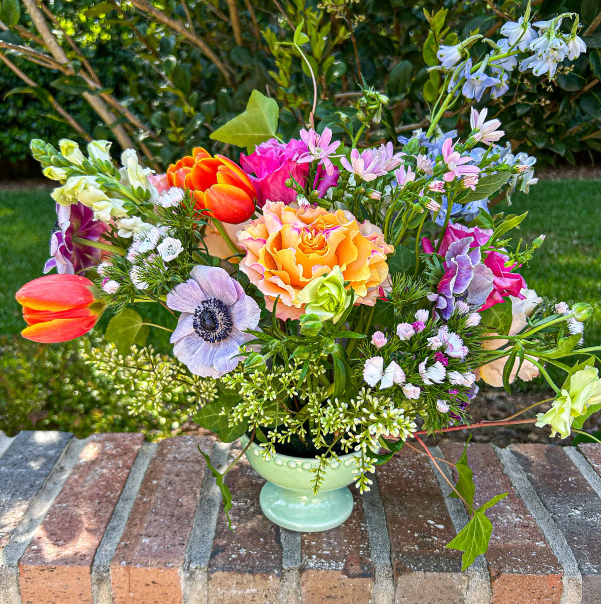 Fresh Floral Arrangement Workshop image 1