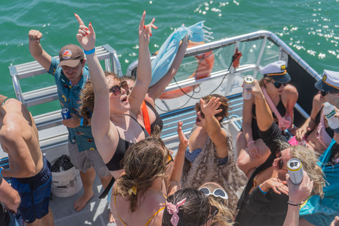 2.5 Hour Booze Cruise with All You Can Drink! image 10