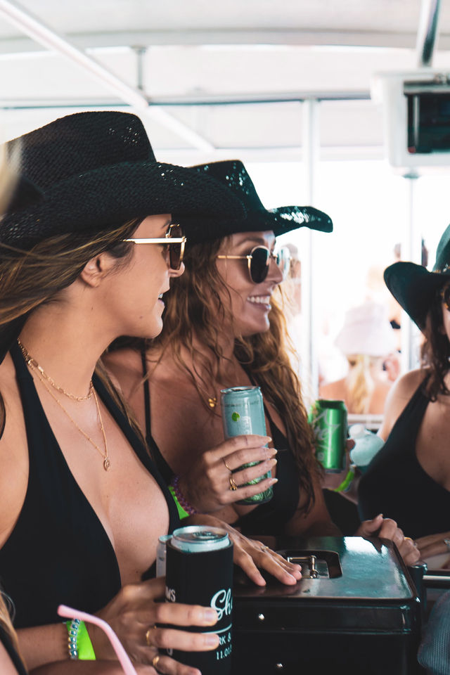 2.5 Hour Booze Cruise with All You Can Drink! image 3
