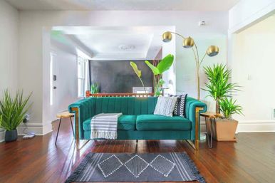 Jungle Casa: Stylish Upstairs Retreat with Private Patio image 15
