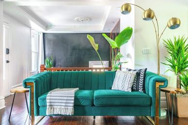 Jungle Casa: Stylish Upstairs Retreat with Private Patio image 23