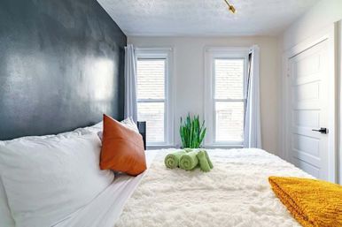 Jungle Casa: Stylish Upstairs Retreat with Private Patio image 56