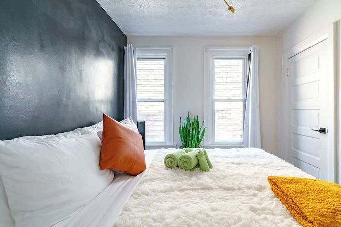 Jungle Casa: Stylish Upstairs Retreat with Private Patio image 56
