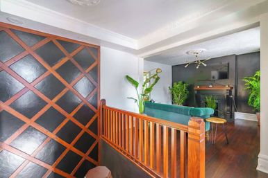 Jungle Casa: Stylish Upstairs Retreat with Private Patio image 19