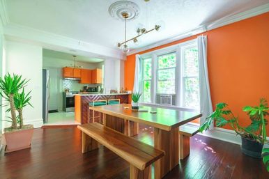 Jungle Casa: Stylish Upstairs Retreat with Private Patio image 33