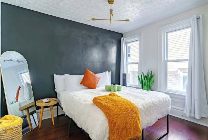 Jungle Casa: Stylish Upstairs Retreat with Private Patio image 58