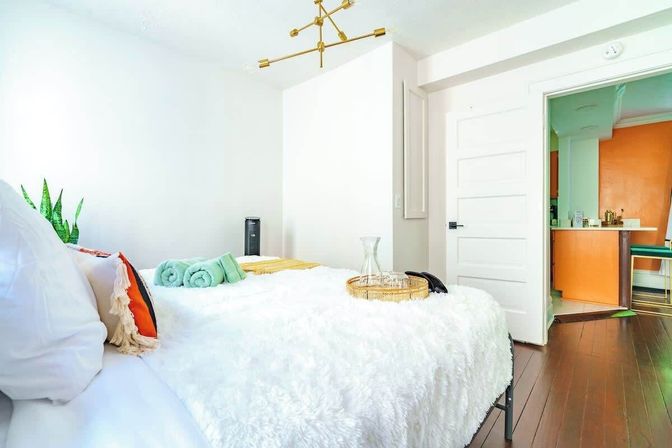 Jungle Casa: Stylish Upstairs Retreat with Private Patio image 31