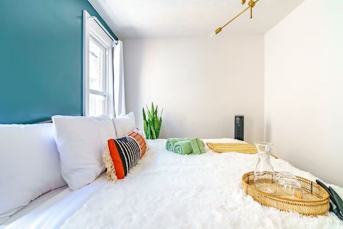 Jungle Casa: Stylish Upstairs Retreat with Private Patio image 26