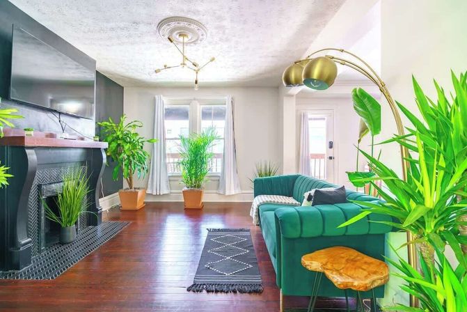 Jungle Casa: Stylish Upstairs Retreat with Private Patio image 21