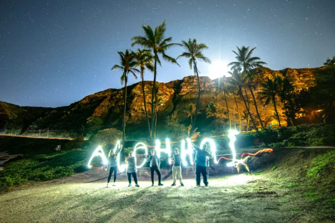 Sunset & Light-Painting Experience: Oʻahu Night Photography Tour image 4