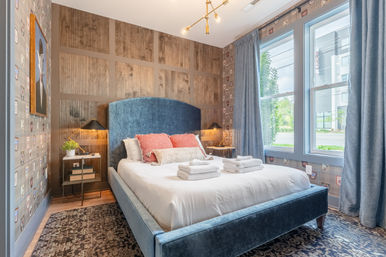 Nora at The Lucy: Luxury Home with Rooftop Hot Tub & Skyline Views image 12