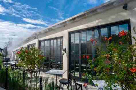 How to Transform Your Restaurant Patio into an Inviting Alfresco Dining Room