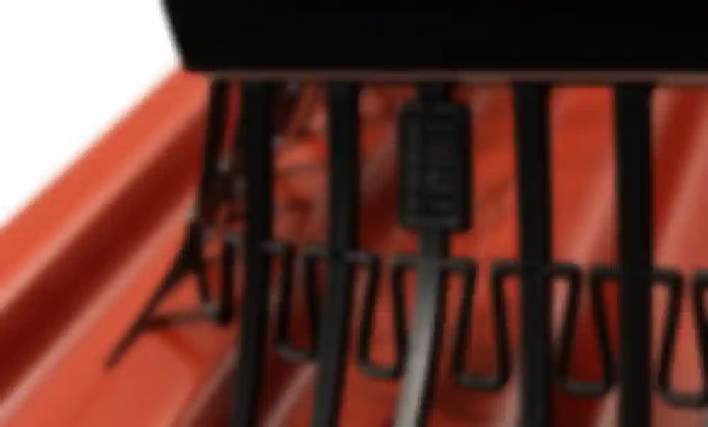 BB85 Experience a groundbreaking advancement in solar panel protection with the BirdBlocker BB85