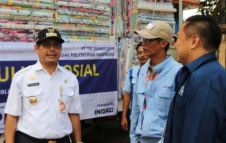 Bantu Korban Banjir, TSJ Bagikan 3.500 Matras Gratis