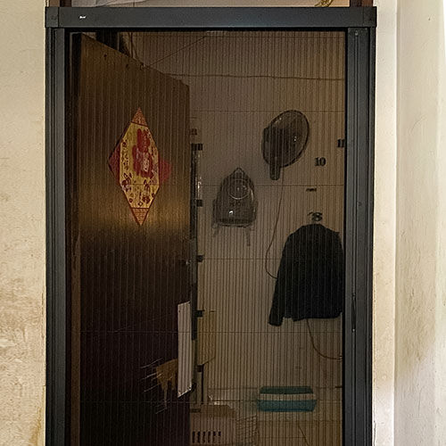 LIPAT-DOOR-PLUIT