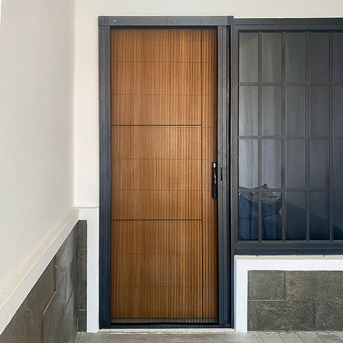 684-LIPAT-DOOR-DEPOK-140627-TERTUTUP
