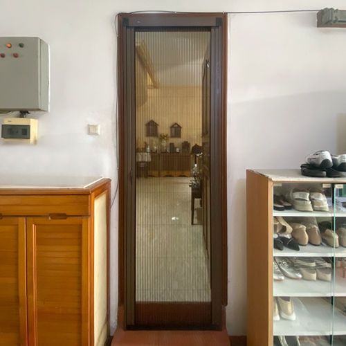 LIPAT-DOOR-JELAMBAR
