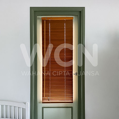 924-WOODEN-BLINDS-CINERE-100126-TERTUTUP