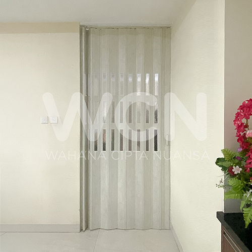 927-FOLDING-DOOR-KUNINGAN-130126-TERTUTUP